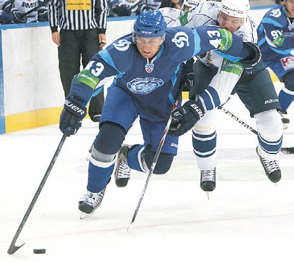 Томаш Сурови_Прессбол_2013-14.jpg Томаш Сурови_Прессбол_2013-14.jpg