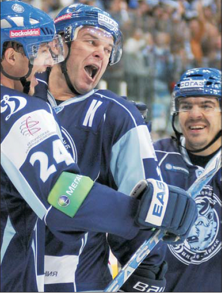 Динамо-Минск_2010-11_Прессбол 60.jpg